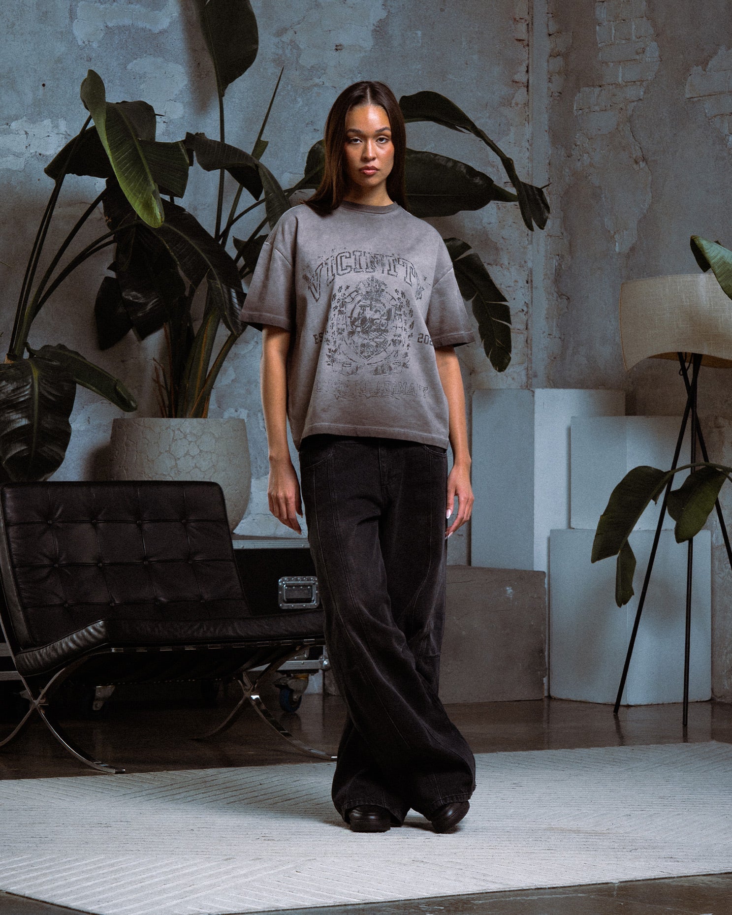 EMBLEM TEE BROWN - Image 2