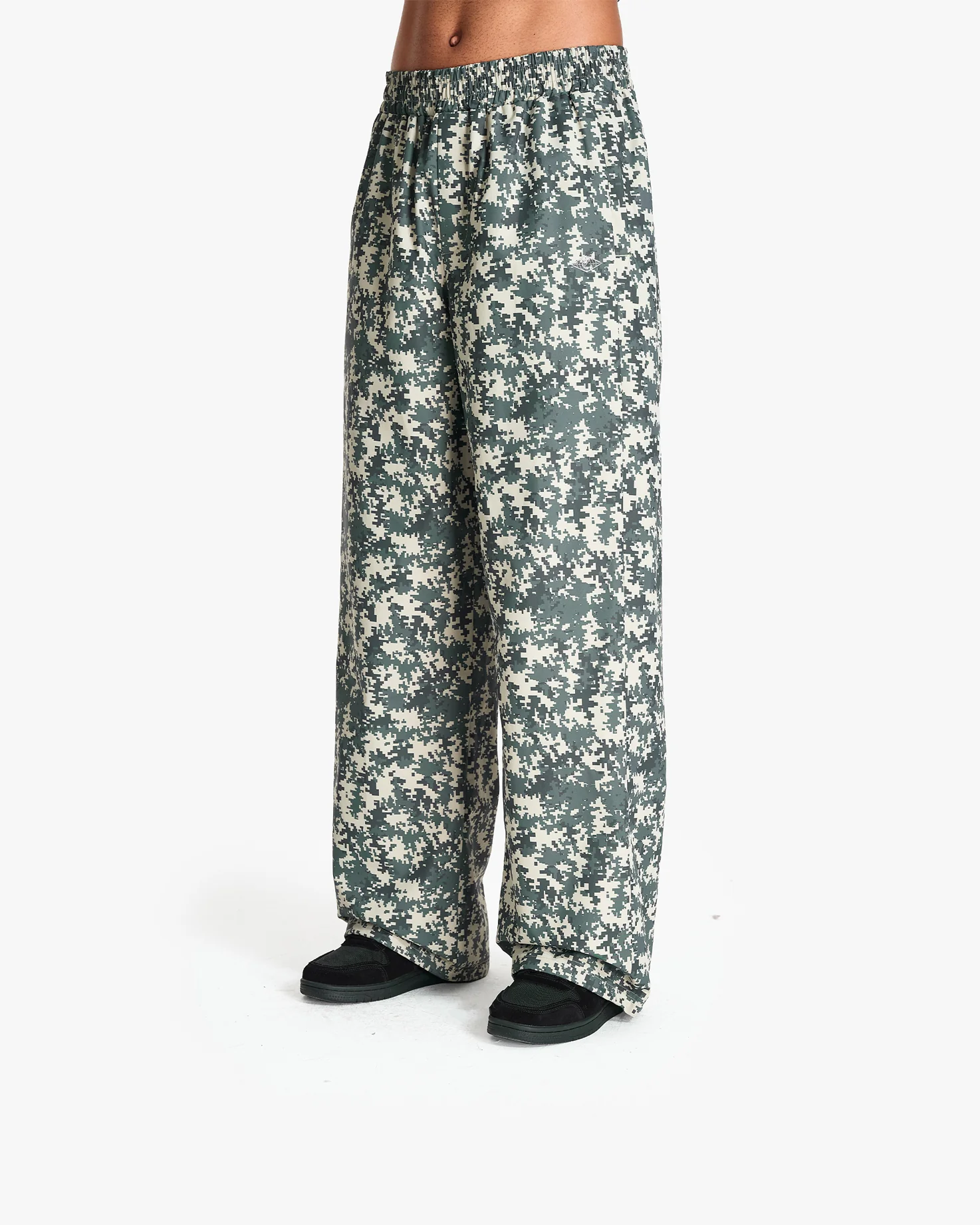 TRACK PANTS PIXEL CAMO - Image 4