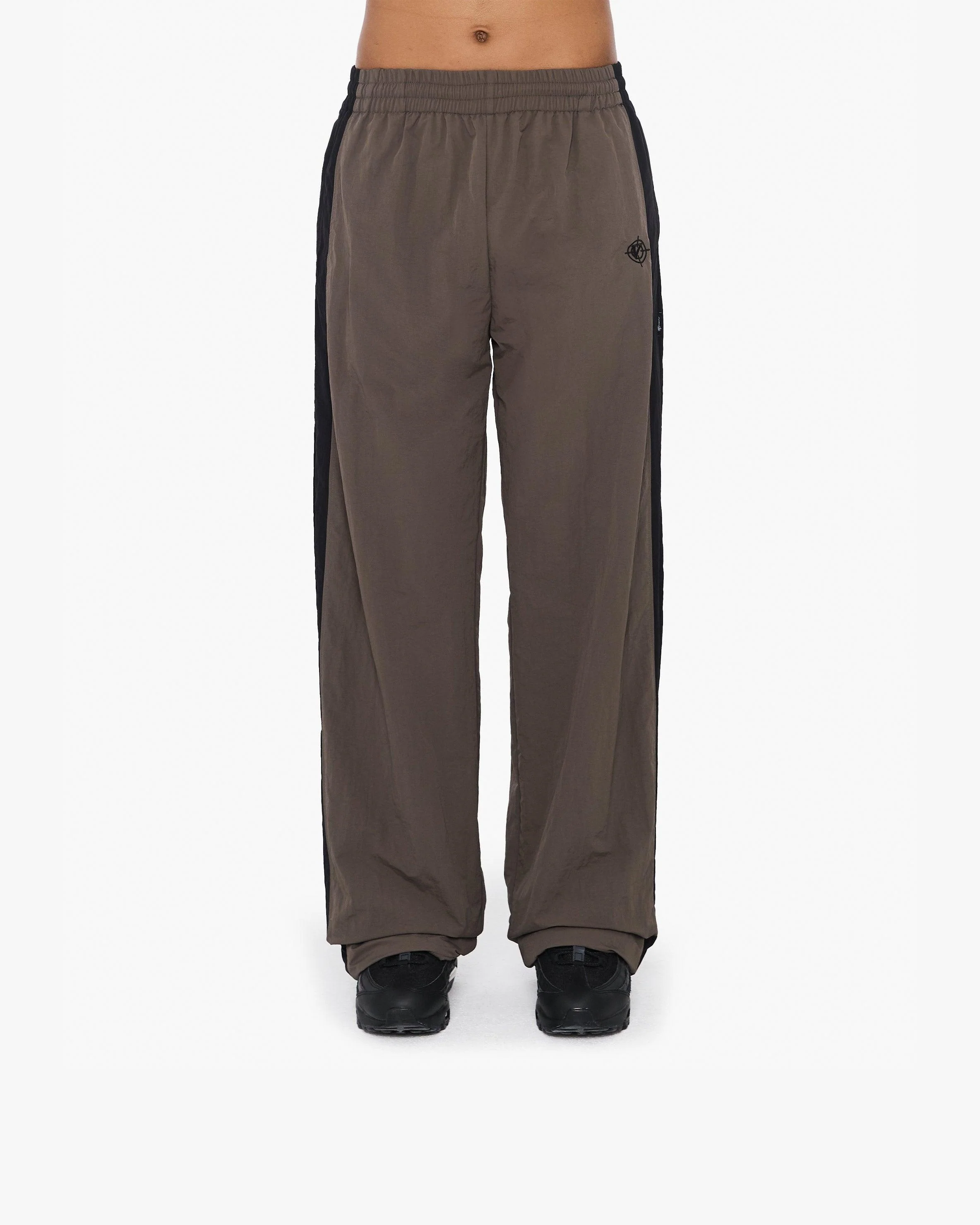 TRACK PANTS V3 MOCHA BLACK - Image 4